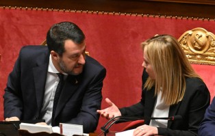 Immigrazione, braccio di ferro tra Meloni e Salvini sul nuovo decreto