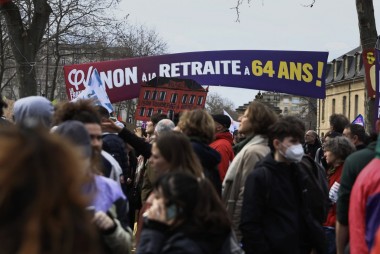 Rabbia francese, la riforma Macron alla prova del voto