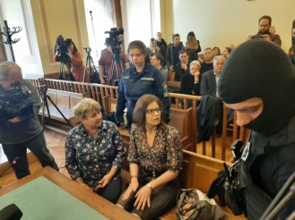 Ilaria Salis in aula a Budapest durante il suo processo