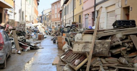 Consumo di suolo e piani urbanistici incompiuti: i casi Emilia-Romagna e Campania a confronto